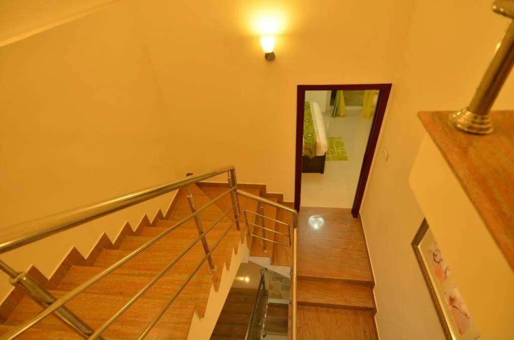 Endee Villa 1 photo 8